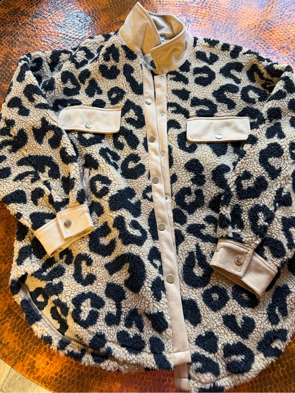 Women Leopard Print Sherpa Jacket - Black & Cream